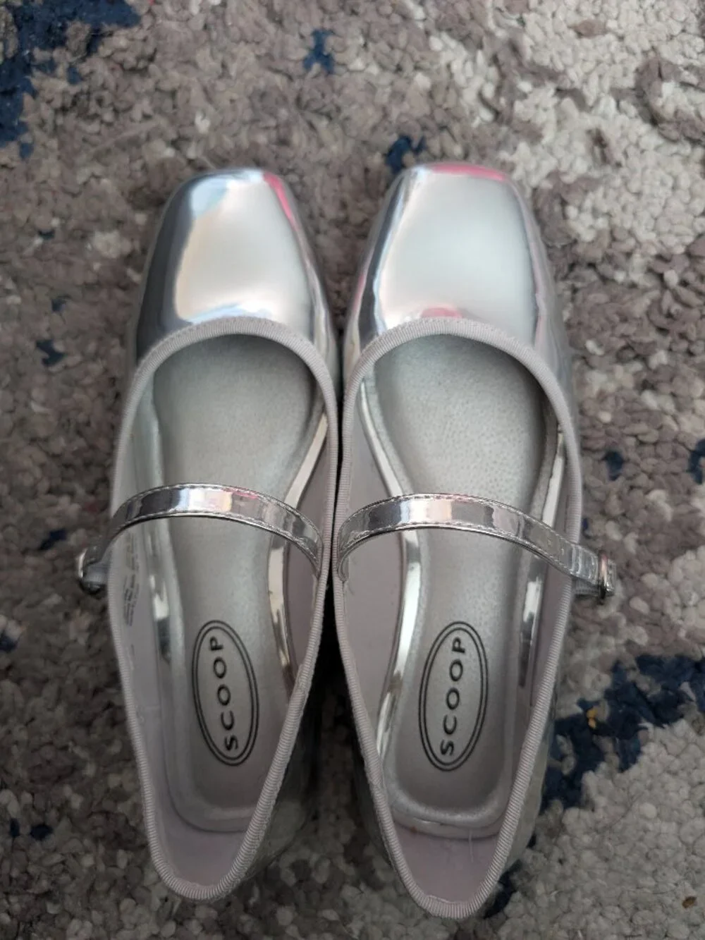 Pretty Close Toe Girls Silver Shoes Size 7